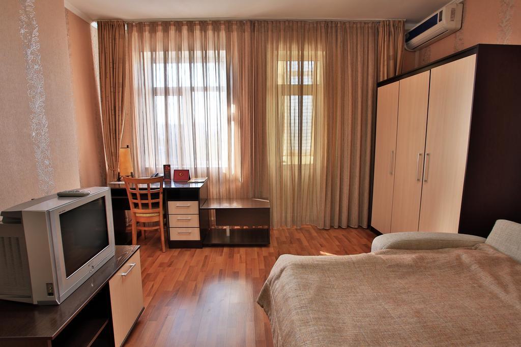 Golden Dragon Aparthotel Biskek Kültér fotó