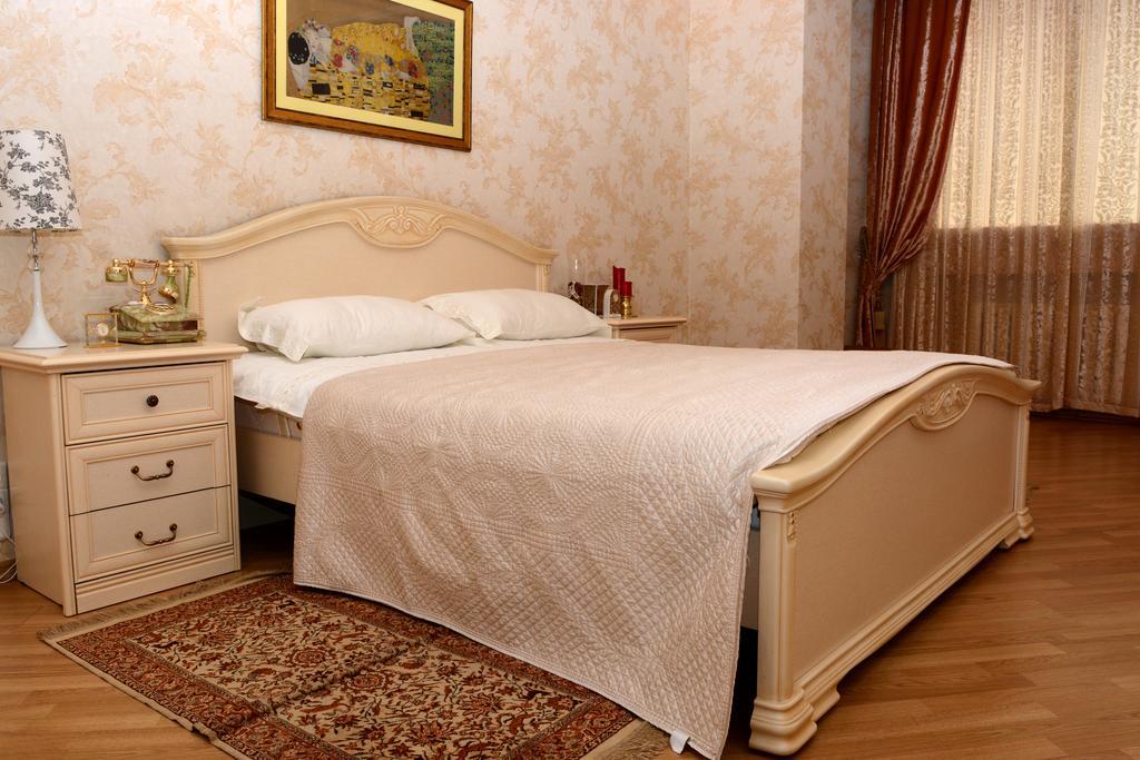 Golden Dragon Aparthotel Biskek Kültér fotó