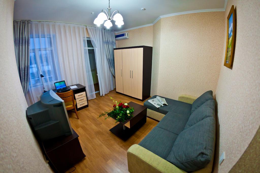 Golden Dragon Aparthotel Biskek Szoba fotó